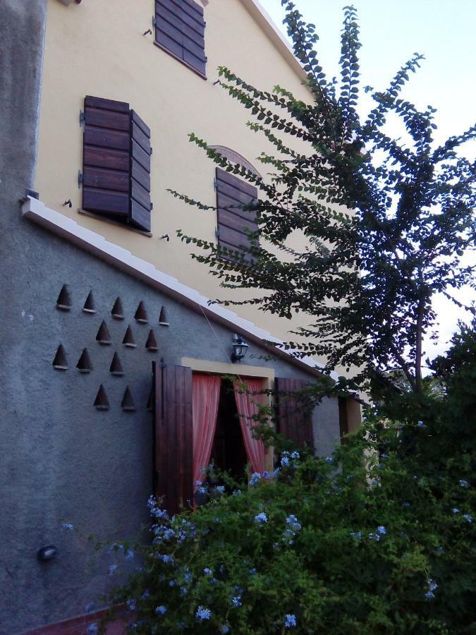 Carlo'S Country House Castellina Marittima Esterno foto