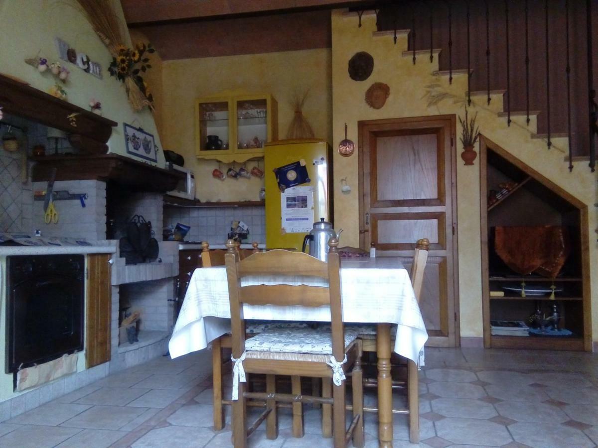 Carlo'S Country House Castellina Marittima Esterno foto