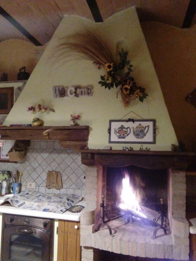 Carlo'S Country House Castellina Marittima Esterno foto